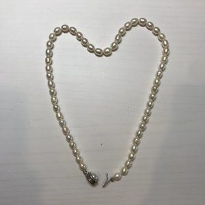 17" Vintage White Pearl Necklace with Pearl Clasp